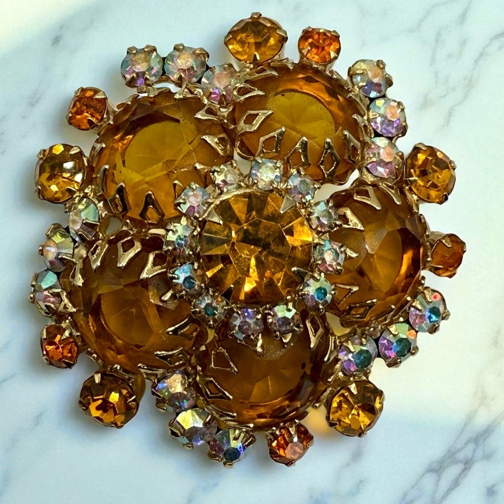 Vintage Juliana D&E Brooch Topaz & Aurora Borealis Rhinestones – Dog Tooth Prong
